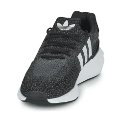 adidas Originals - SWIFT RUN 22
