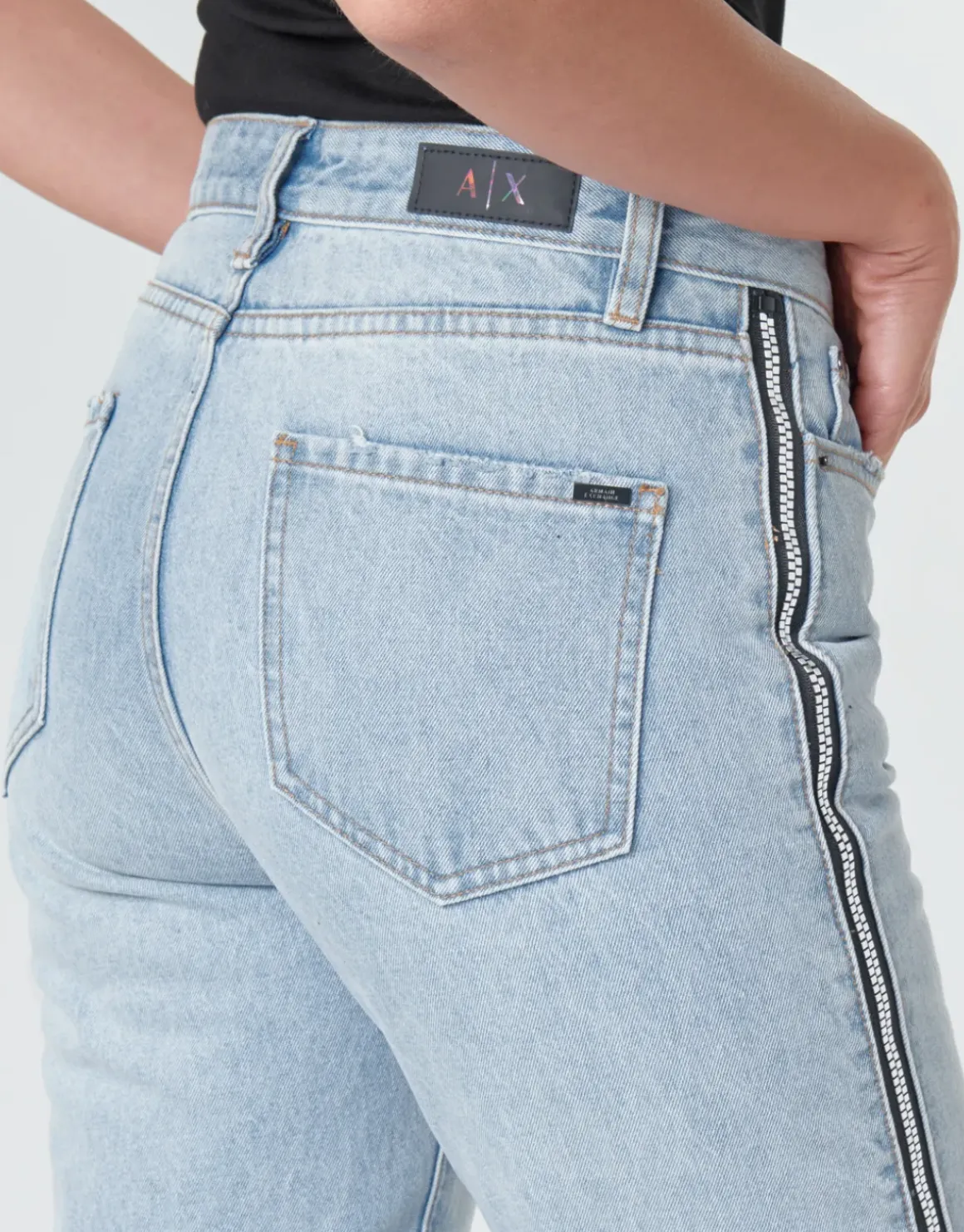 Armani Exchange - HAGO