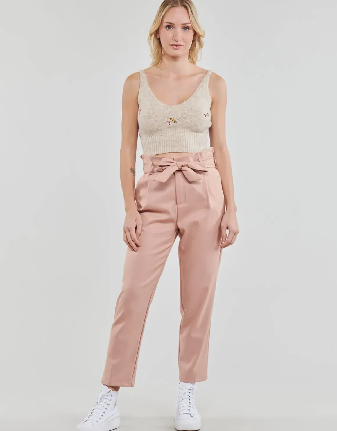 Betty London - MAUDINE