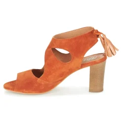 Betty London - GARMER