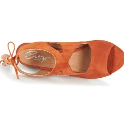 Betty London - GARMER