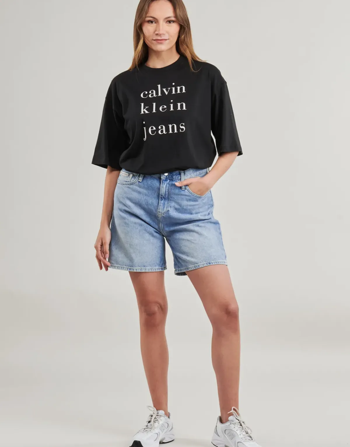 Calvin Klein Jeans - MOM SHORT