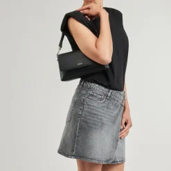Calvin Klein Jeans - CK MUST CONV SHLDERBAG_CAVIAR