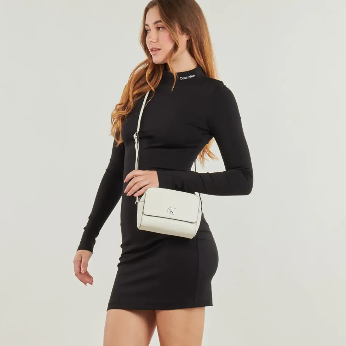 Calvin Klein Jeans - MINIMAL MONOGRAM CAMERA BAG18
