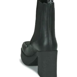 Castaner - Emet