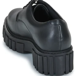 Clarks - PAGE WALK