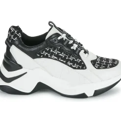 Exé Shoes - EXO