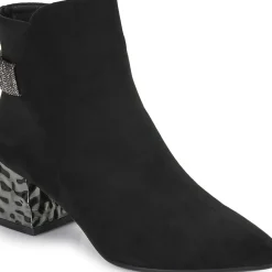 Exé Shoes - PILA