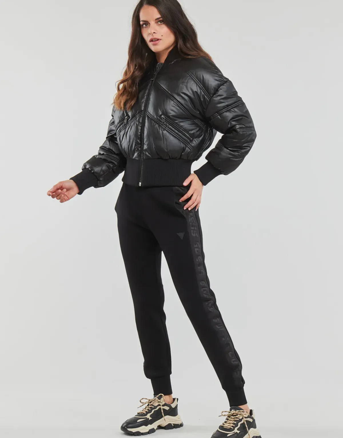 Guess - LOU BOMBER