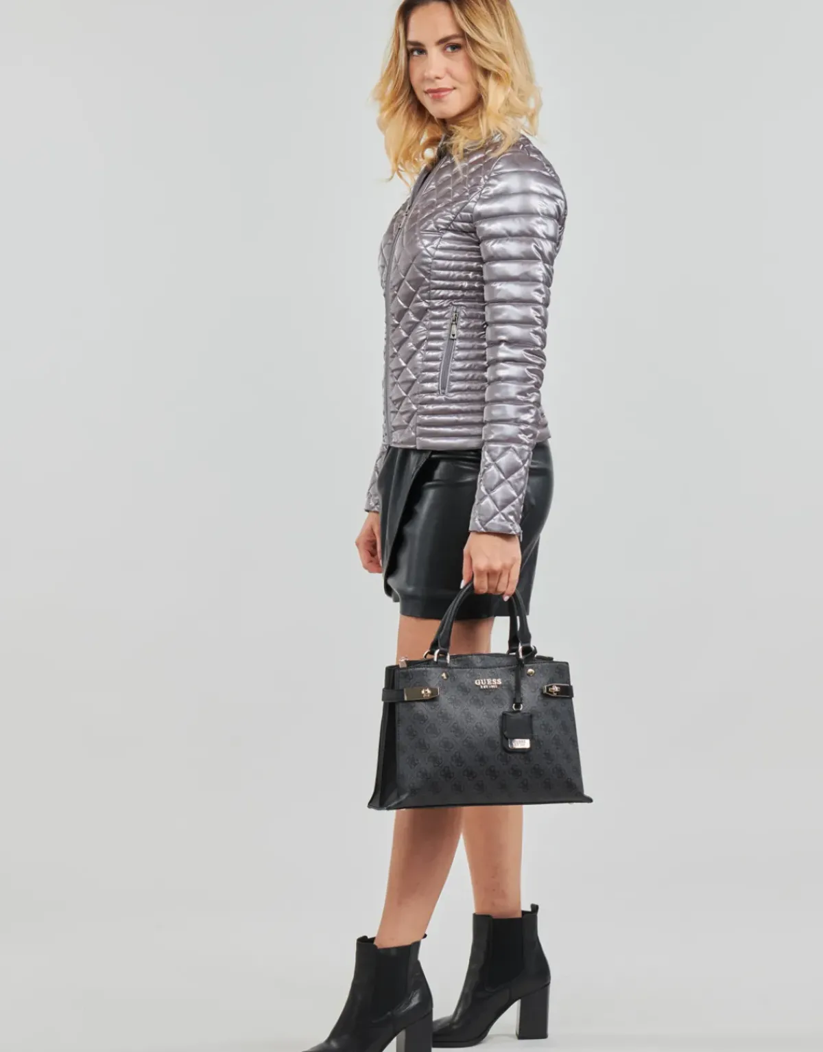 Guess - NEW VONA