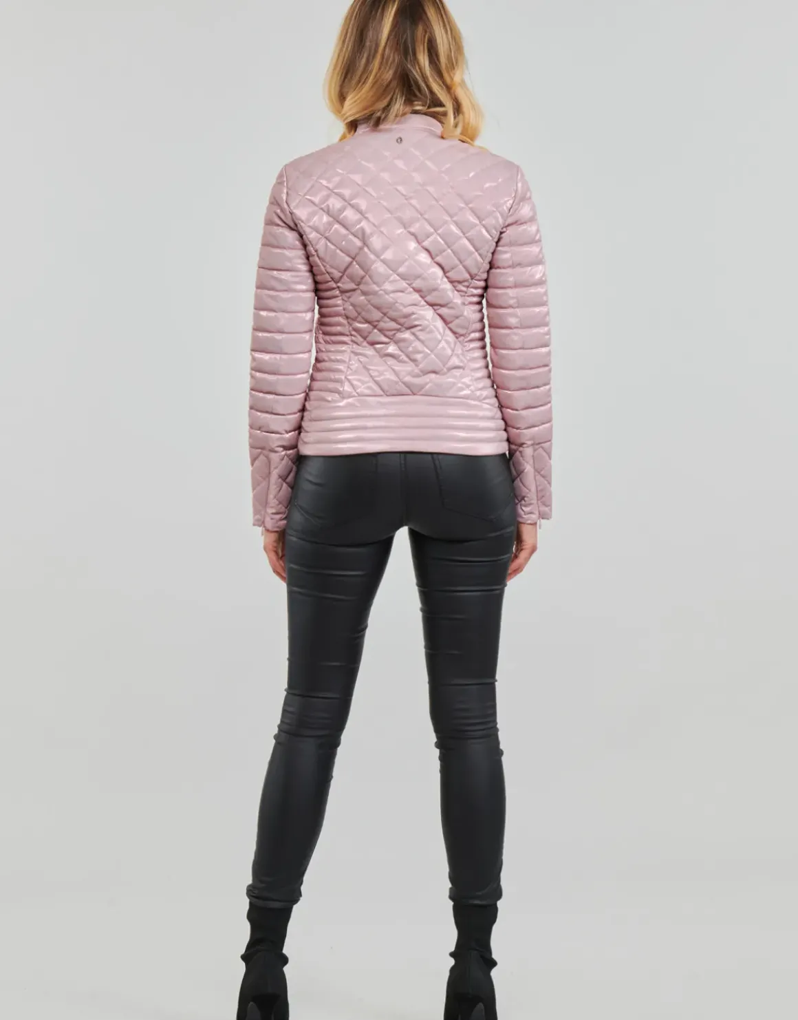 Guess - NEW VONA