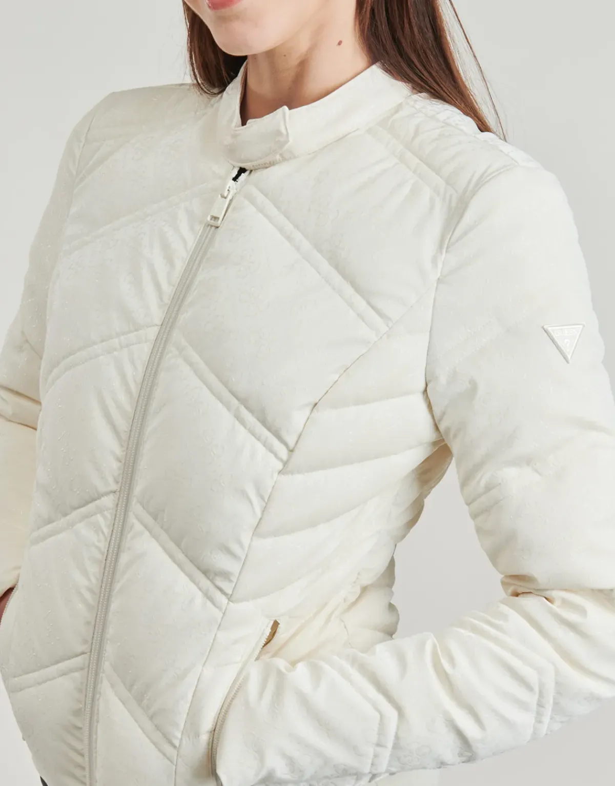 Guess - NEW VONA