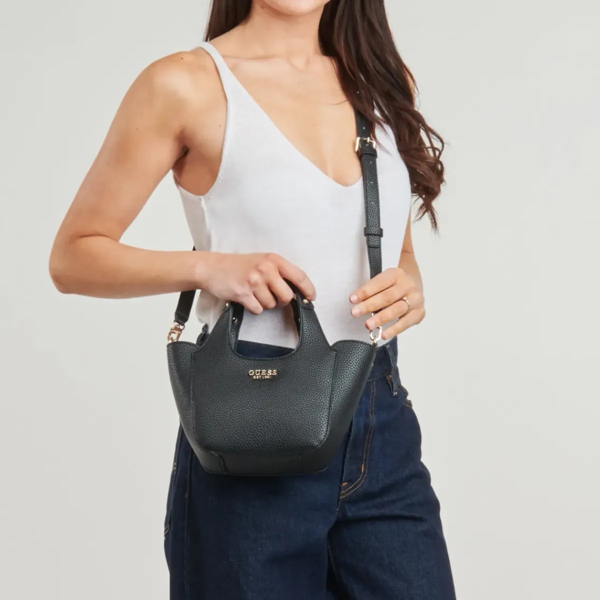 Guess - HELINA
