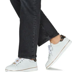 Guess - STASEY