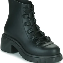 Melissa - MELISSA COSMO BOOT AD