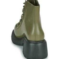 Melissa - COSMO BOOT AD