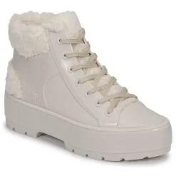 Melissa - FLUFFY SNEAKER AD
