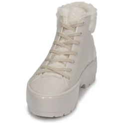 Melissa - FLUFFY SNEAKER AD