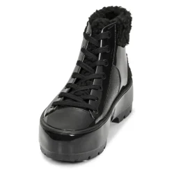 Melissa - MELISSA FLUFFY SNEAKER AD