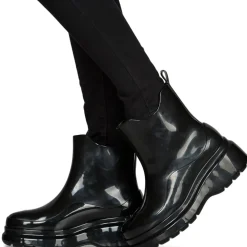 Melissa - MELISSA GRIP BOOT AD