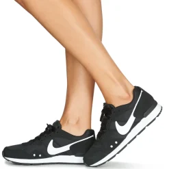 Nike - VENTURE RUNNER