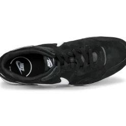 Nike - VENTURE RUNNER SUEDE