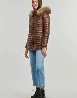 Oakwood - POPPING (removable raccoon fur)