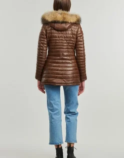 Oakwood - POPPING (removable raccoon fur)