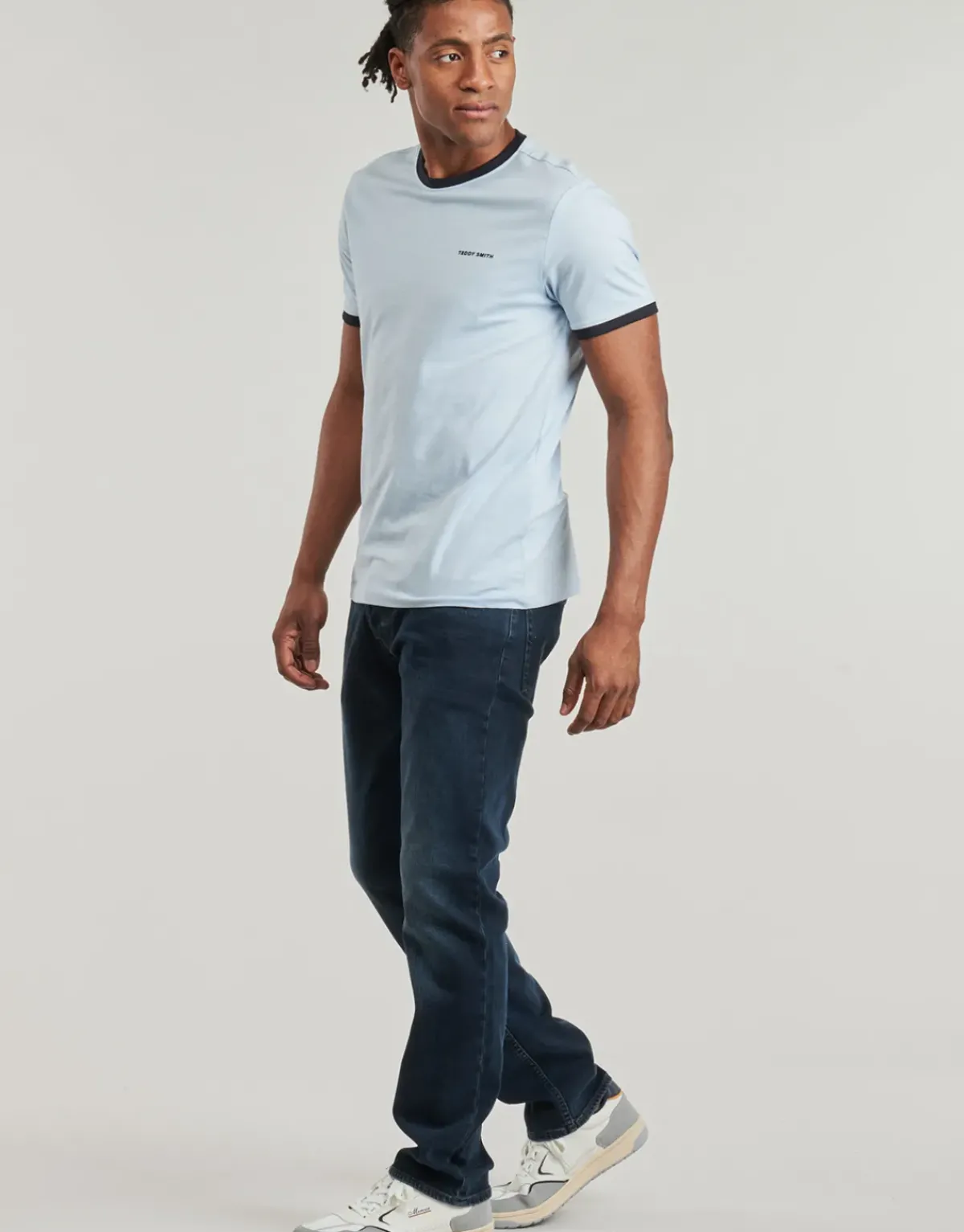 Teddy Smith - THE-TEE 2 R MC