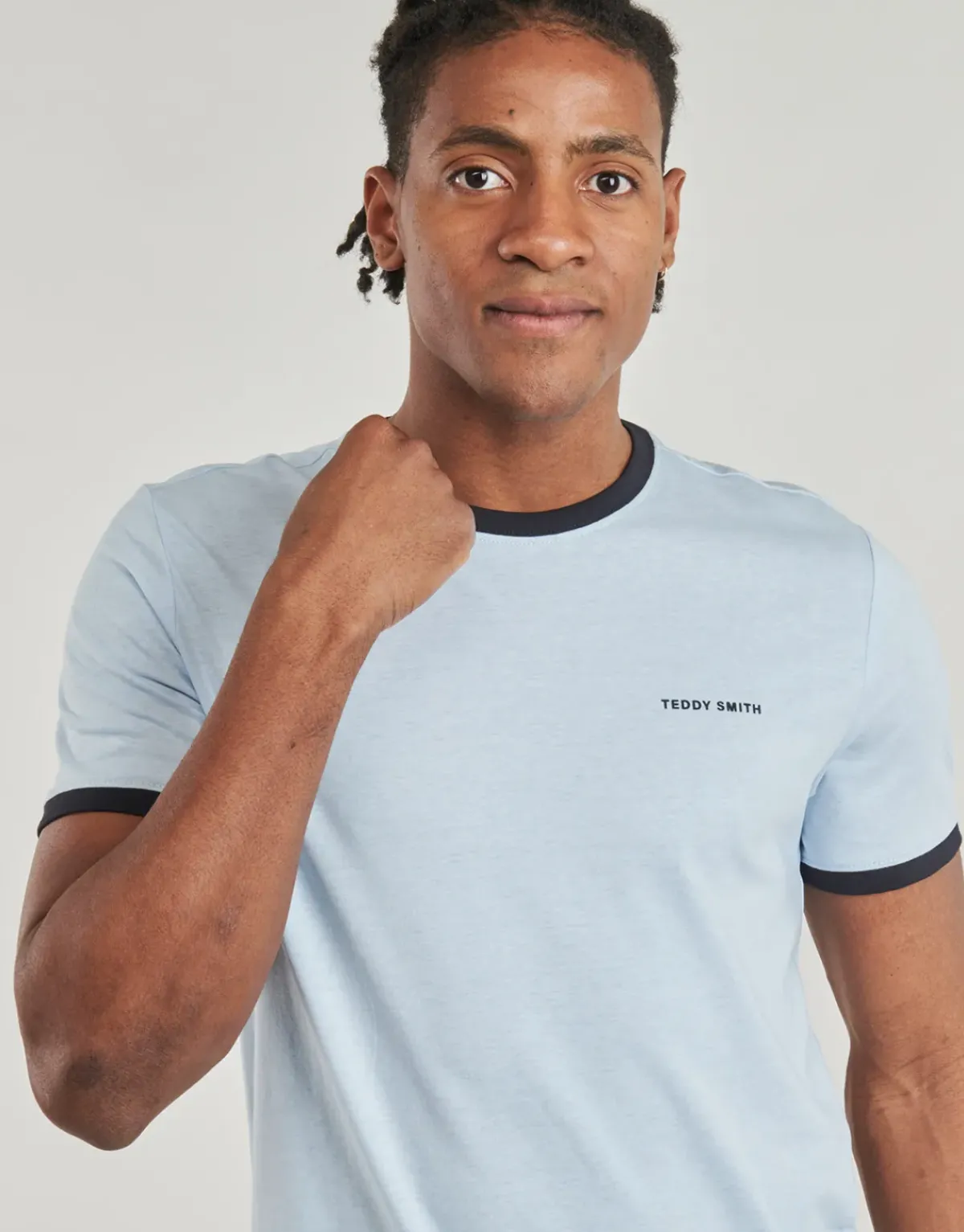 Teddy Smith - THE-TEE 2 R MC
