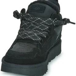 UGG - M LOWMEL