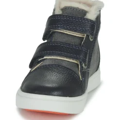 UGG - T RENNON II
