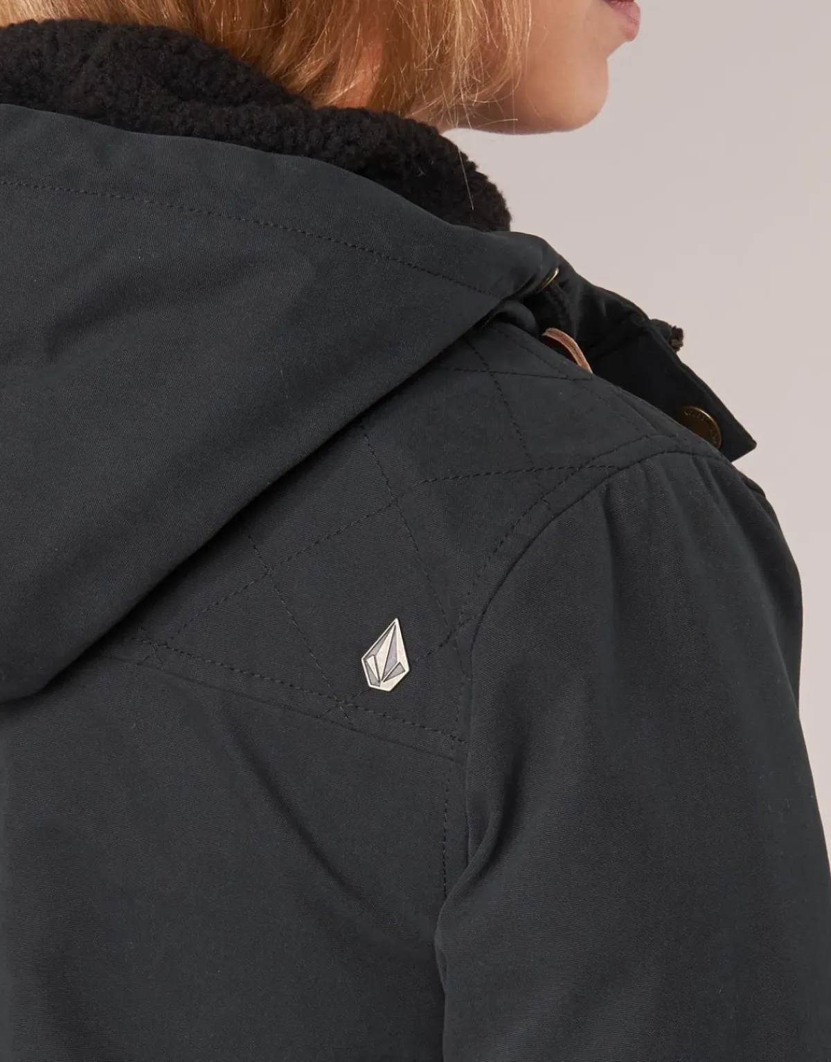Volcom - WALK ON BY